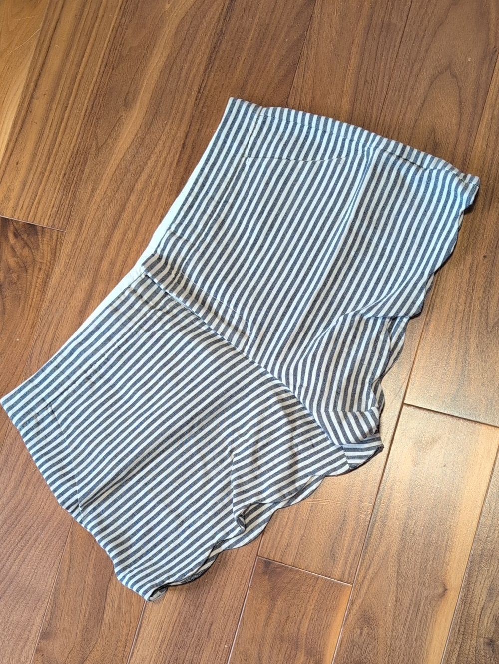Club Monaco Striped Scalloped Hem Shorts In Grey And White